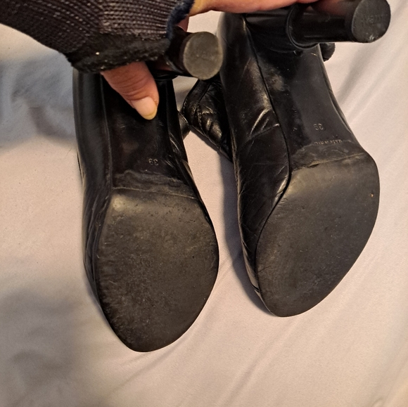 ***Authentic***Channel Quilted Gorgeous Booties - Picture 5 of 8